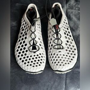 VIVO BAREFOOT White Honeycomb Slip-On Sneakers